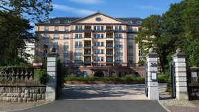 Mit dem Rollator über Marmorböden