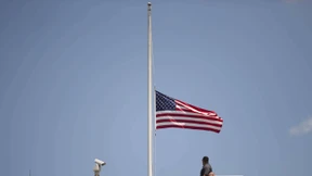 Schwer bewaffnet unterwegs zur Schwulenparade