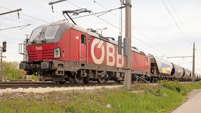 Bahnen stützen die Ukraine