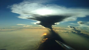 Mit „Halo“ in das Gewitter hinein