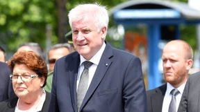 Seehofer will Polizei „signifikant“ aufstocken
