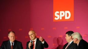 Nahles warnt vor „Nabelschau“