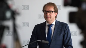 Dobrindt erhöht Druck auf Bahnchef Grube