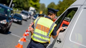 Deutschland verlängert Grenzkontrollen zu Österreich