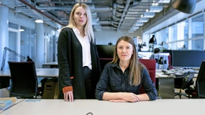 Mit Handy, Laptop und Netzwerk gegen den Krieg