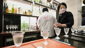 Japans Steuerbehörde wirbt mit „Sake Viva!“ um junge Alkoholtrinker