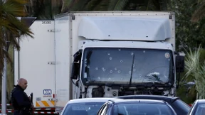 Dutzende Menschen sterben bei Anschlag mit Lastwagen in Nizza