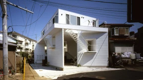 Bonsai-Haus mit U-Boot-Küche