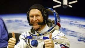 „Hello, is this planet Earth?“