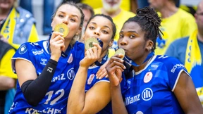 Konfetti und dunkle Flecke im Volleyball