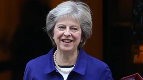 Premierministerin May gibt sich standhaft