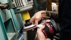 Kaputte Sneaker kann man reparieren