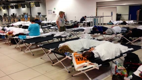 240 Passagiere schliefen auf Notbetten