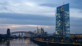 Firmen fragen zu Jahresbeginn weniger Kredite an