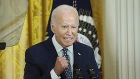 Reaktionen auf Zinsentscheid: Biden feiert, Trump stänkert