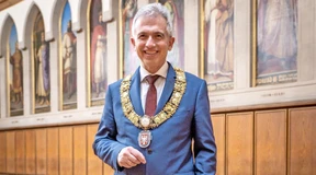 Was Peter Feldmann von „Mr. Siemens“ lernen könnte