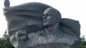 Lechts und Rinks in West und Ost