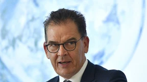 Entwicklungsminister will Krisengewinner stärker besteuern