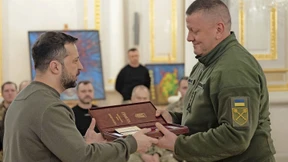 Zum Abschied eine Umarmung mit Selenskyj