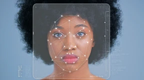 Künstliche Intelligenz verarbeitet Gesichter wie das menschliche Gehirn