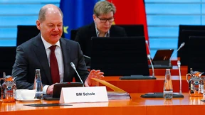 Kabinett beschließt Hilfspakete über Hunderte Milliarden Euro