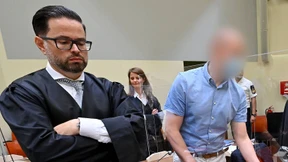 Blutlachen und „stundenlang in vollen Windeln“