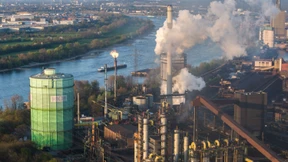 IG Metall droht mit Streiks in einem der größten deutschen Stahlwerke