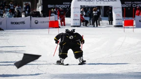 Ski-Roboter fahren Slalom