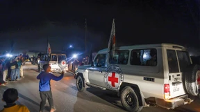 Hamas lässt erste Gruppe von Geiseln frei