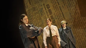 In hundert Szenen und Höllen führend