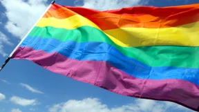 Kleidung eines Asylbewerbers nicht schwul genug