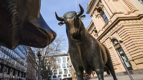 Dax beendet turbulentes Jahr unter Rekordhoch