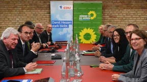 Eklat in Wiesbaden, Großzügigkeit in Bad Homburg, Sorgen in Frankfurt-Höchst