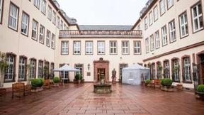 Credit Suisse verkauft an Bethmann 