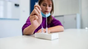 Ist es nötig, ganze Klassen in Quarantäne zu schicken?