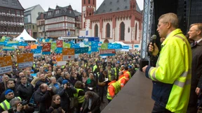 Flugzeuge im Bauch, Kerosin im Blut