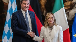 Den rechten Machtblock vor Augen