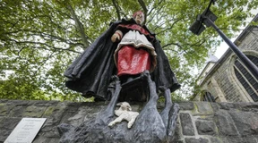 Hengsbach-Statue soll entfernt werden