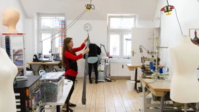 Sie nähen an ihrer Zukunft