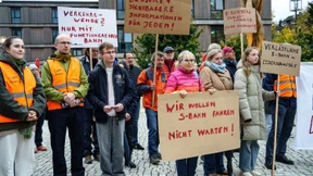 Protest gegen Ausfälle der S-Bahn-Linie 4