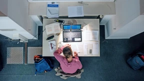 So kommen Studenten durch das Winterloch