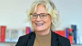 Ministerin mit viel Geld