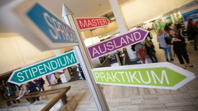 An die Uni, was denn sonst?