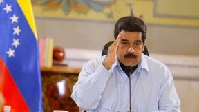 Präsident gibt sich und Militär Sondervollmachten