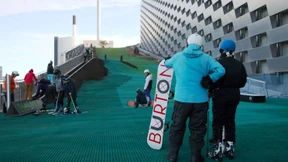 Oben fahren sie Ski, unten verbrennt der Müll