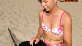 Vier von zehn Angestellten arbeiten im Urlaub