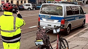 Angriff auf „Anzeigenhauptmeister“