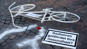 Kirchturmdenken, Mittelmaß, Ghostbike