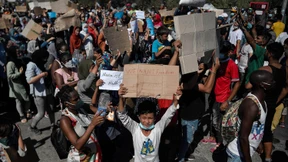 Flüchtlinge gegen Bau von neuem Lager