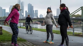 Mit Kugelbauch und Kürbis